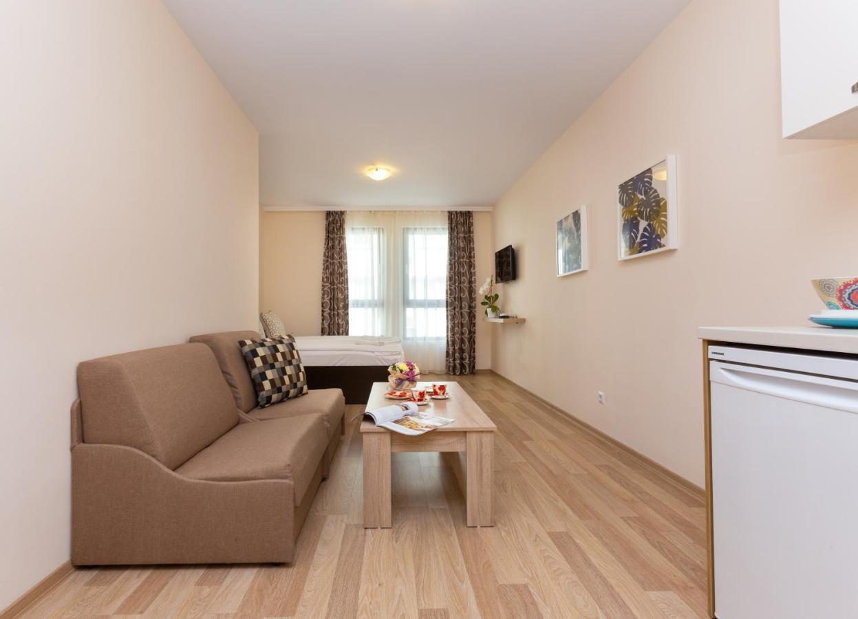 Apartments Flora Бургас Екстериор снимка