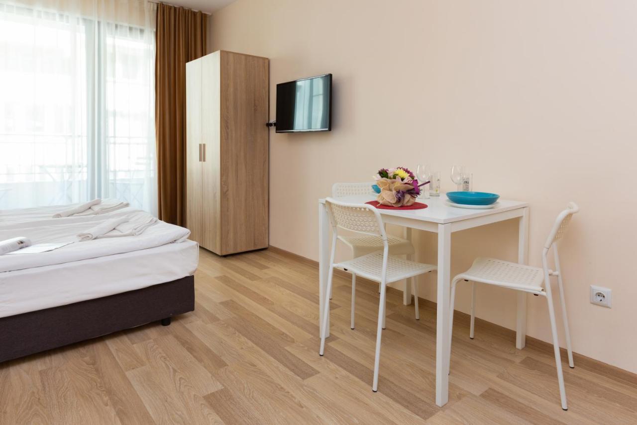 Apartments Flora Бургас Екстериор снимка
