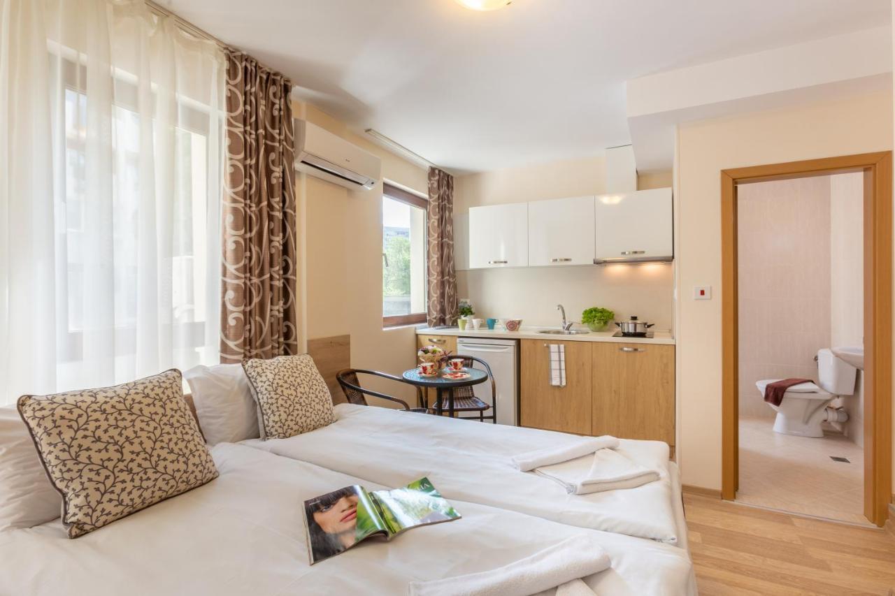 Apartments Flora Бургас Екстериор снимка